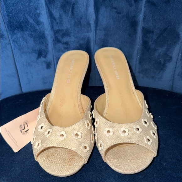 Sincerely Jules Linen Floral Heels Size 8.5 - Picture 2 of 6